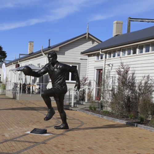 Sir Colin Meads Statue