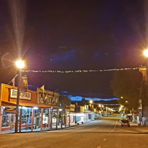 Reefton at night