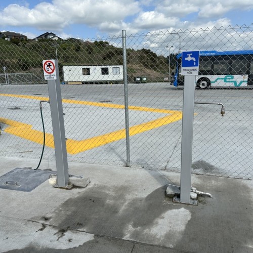 Single lane dump station