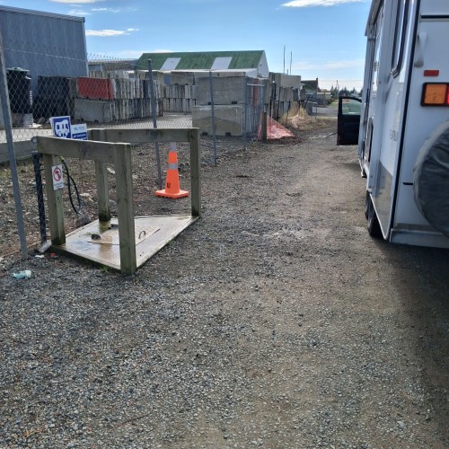 Clean dump station 